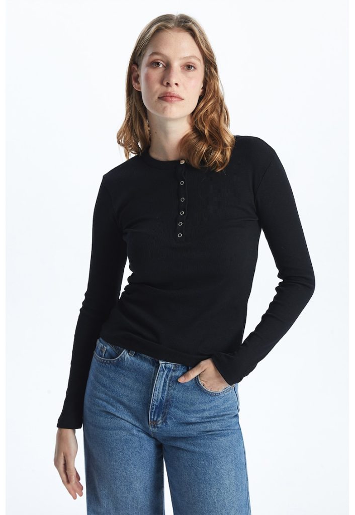 Bluza slim fit cu fenta cu capsa-FEMEI/IMBRACAMINTE/Bluze-IMBRACAMINTE/Bluze