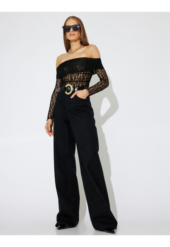 Bluza transparenta cu decolteu pe umeri si imprimeu leopard-FEMEI/IMBRACAMINTE/Bluze-IMBRACAMINTE/Bluze