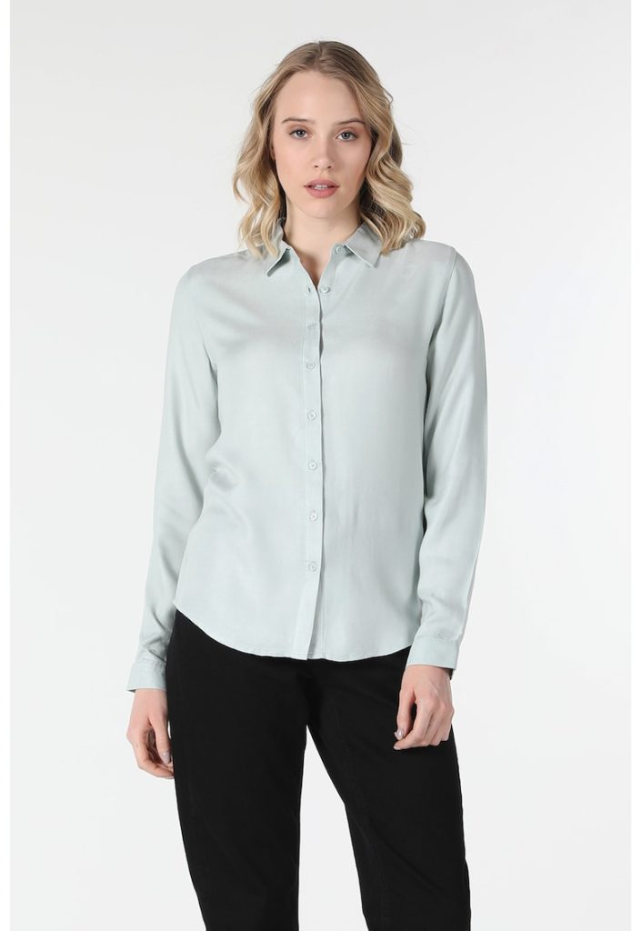 Camasa regular fit cu guler ascutit-FEMEI/IMBRACAMINTE/Camasi-IMBRACAMINTE/Camasi