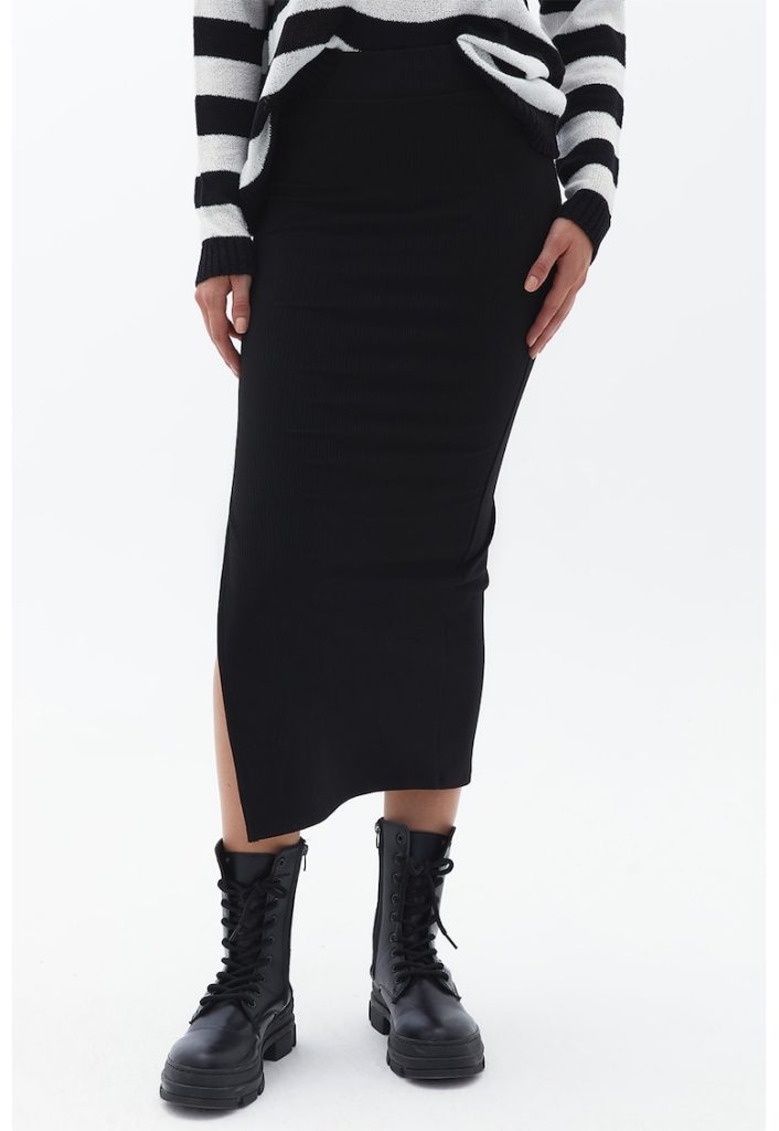 Fusta midi cambrata cu slit lateral-FEMEI/IMBRACAMINTE/Fuste-IMBRACAMINTE/Fuste
