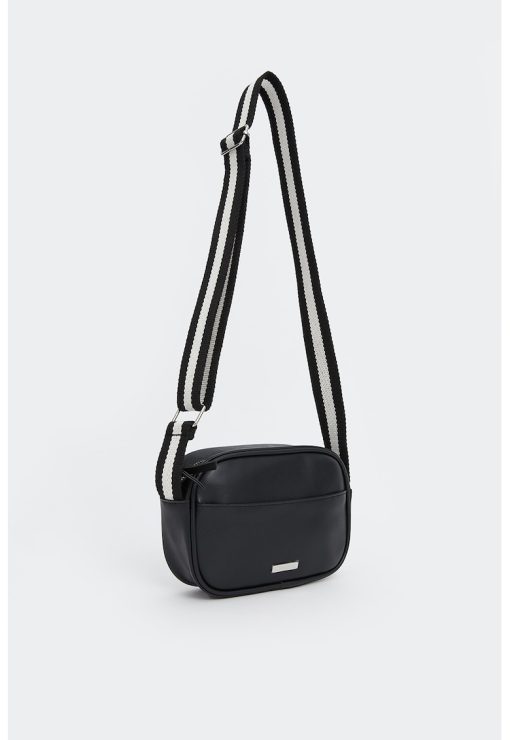 Geanta crossbody din piele ecologica cu bareta ajustabila-FEMEI/GENTI SI ACCESORII/Genti de voiaj si trolere-GENTI SI ACCESORII/Genti de voiaj si trolere
