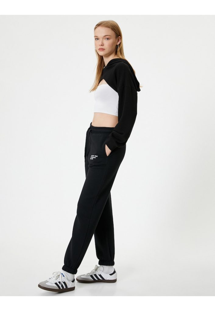 Pantaloni de trening din amestec de bumbac cu model text-FEMEI/IMBRACAMINTE/Pantaloni si colanti-IMBRACAMINTE/Pantaloni si colanti