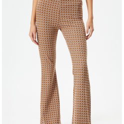 Pantaloni evazati cu imprimeu grafic-FEMEI/IMBRACAMINTE/Pantaloni si colanti-IMBRACAMINTE/Pantaloni si colanti
