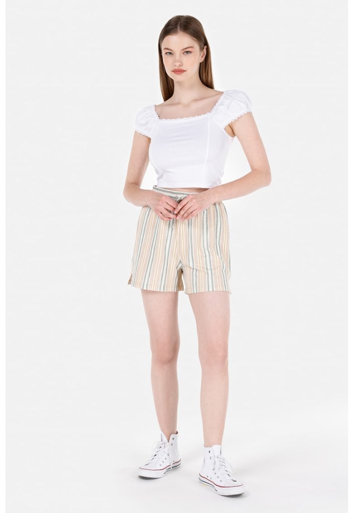Pantaloni scurti cu model in dungi si talie ajustabila-FEMEI/IMBRACAMINTE/Pantaloni si colanti-IMBRACAMINTE/Pantaloni si colanti