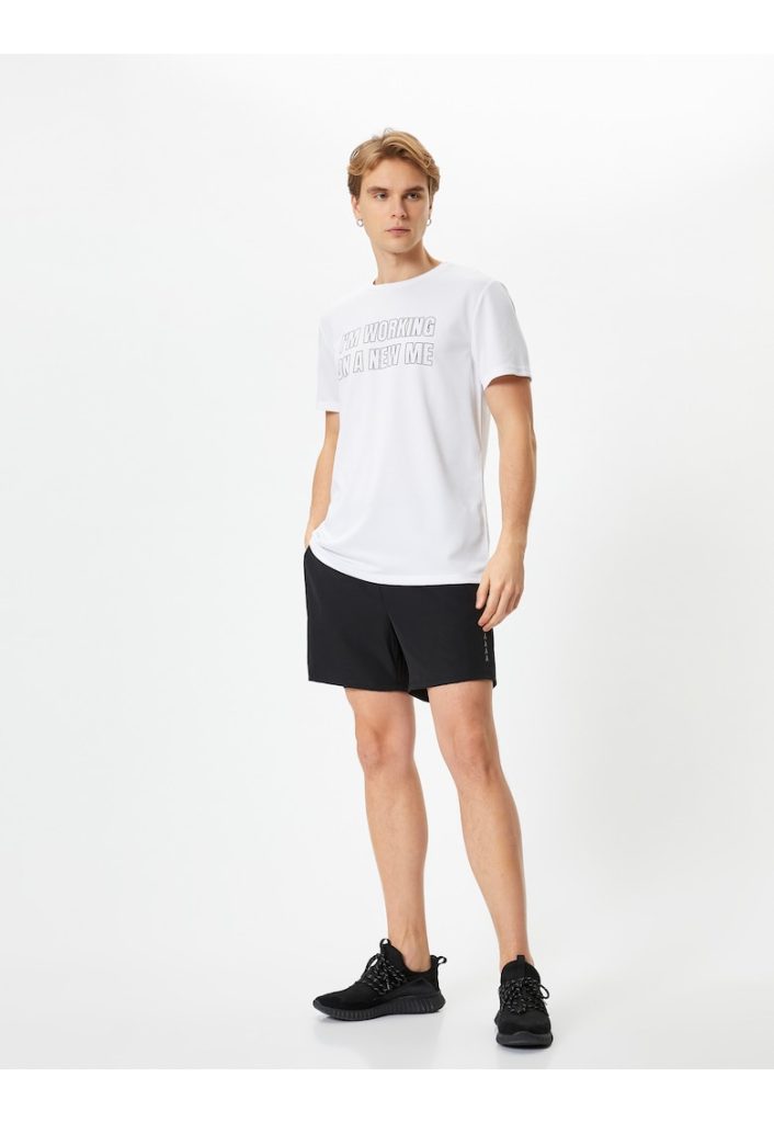 Pantaloni scurti cu snur de ajustare si model 2in1-BARBATI/IMBRACAMINTE/Pantaloni si colanti-IMBRACAMINTE/Pantaloni si colanti