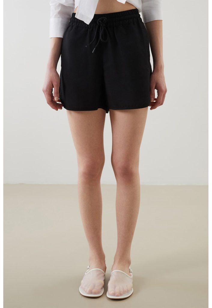 Pantaloni scurti cu talie ajustabila-FEMEI/IMBRACAMINTE/Pantaloni si colanti-IMBRACAMINTE/Pantaloni si colanti