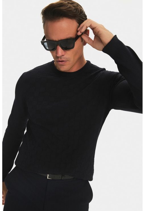 Pulover slim fit cu model-BARBATI/IMBRACAMINTE/Pulovere si cardigane-IMBRACAMINTE/Pulovere si cardigane