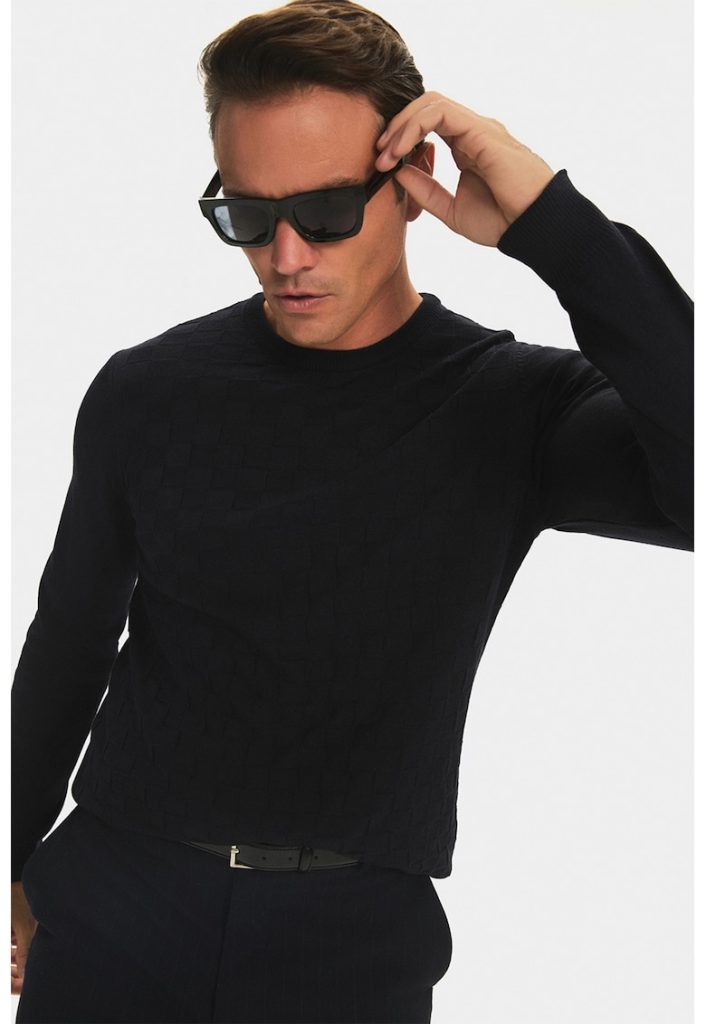 Pulover slim fit cu model-BARBATI/IMBRACAMINTE/Pulovere si cardigane-IMBRACAMINTE/Pulovere si cardigane