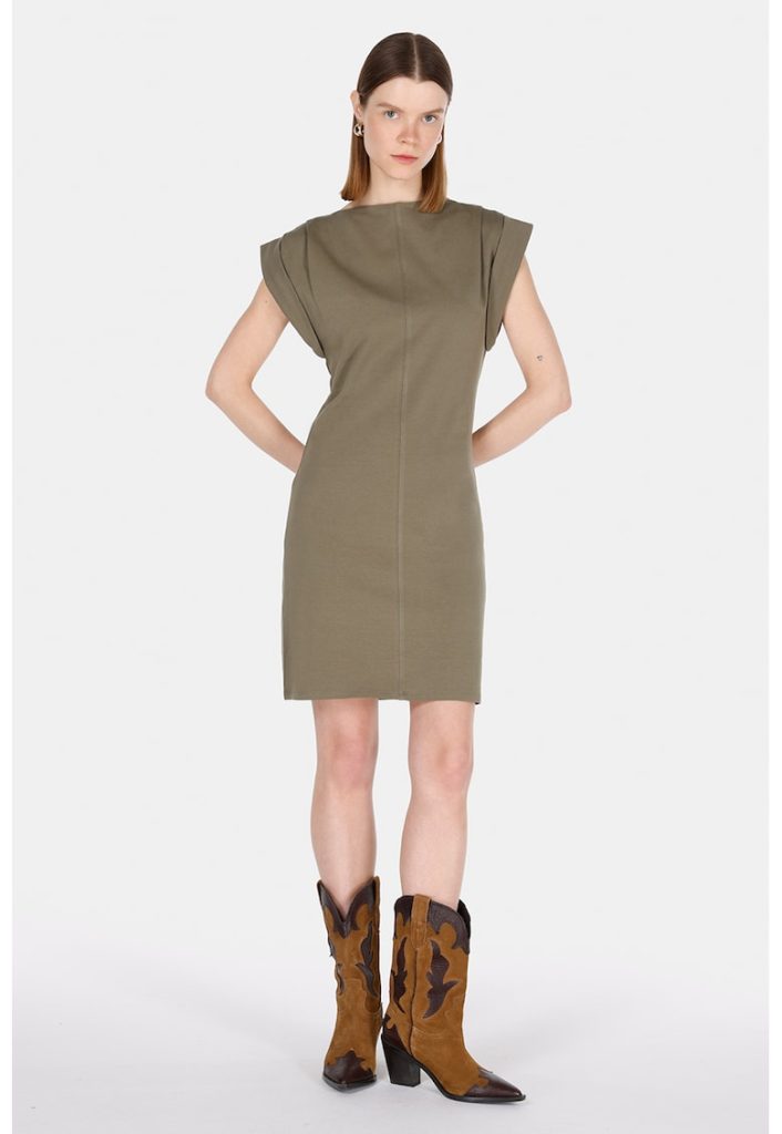 Rochie cu model uni si maneci scurte-FEMEI/IMBRACAMINTE/Rochii-IMBRACAMINTE/Rochii