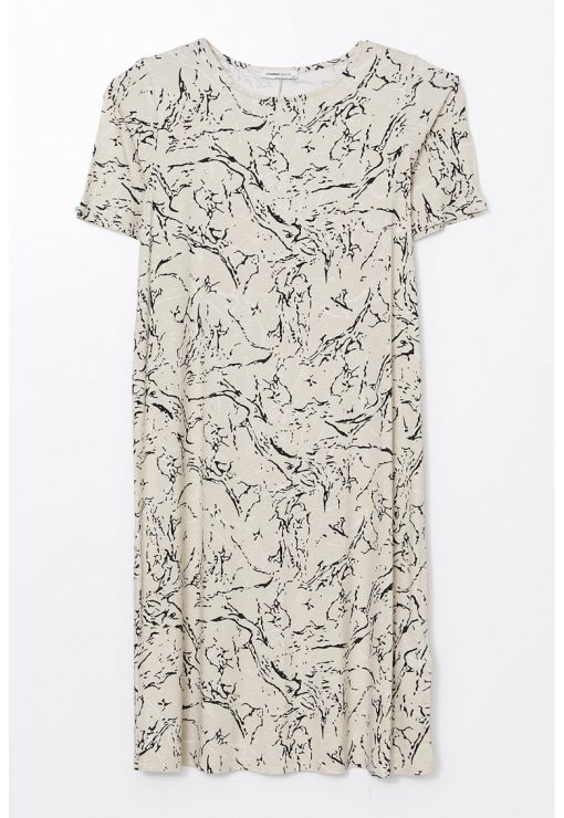 Rochie dreapta cu model-FEMEI/IMBRACAMINTE/Rochii-IMBRACAMINTE/Rochii