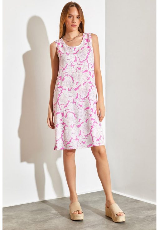 Rochie dreapta cu model floral-FEMEI/IMBRACAMINTE/Rochii-IMBRACAMINTE/Rochii