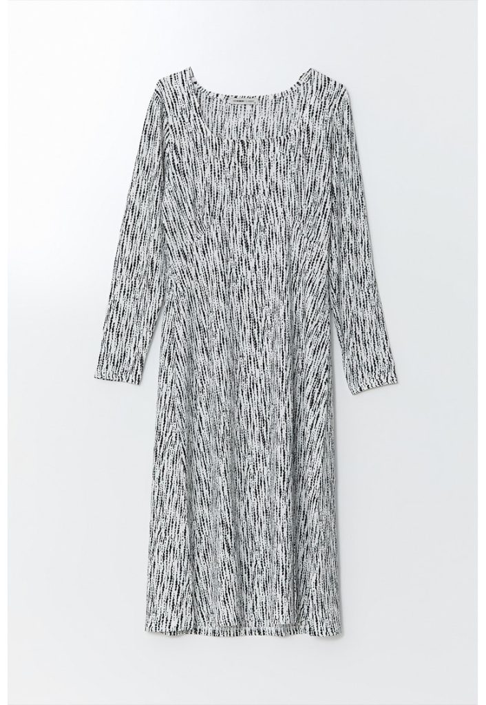Rochie evazata cu model-FEMEI/IMBRACAMINTE/Rochii-IMBRACAMINTE/Rochii
