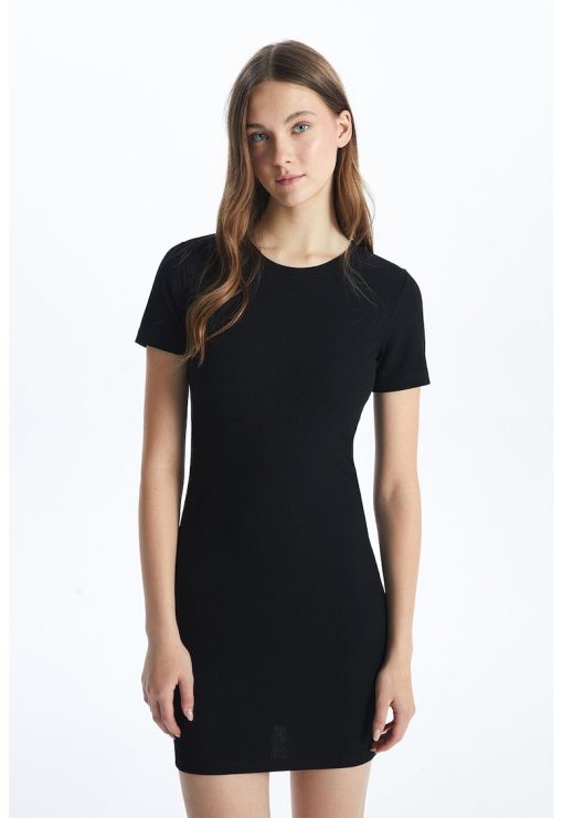 Rochie-tricou cu decolteu la baza gatului-FEMEI/IMBRACAMINTE/Rochii-IMBRACAMINTE/Rochii