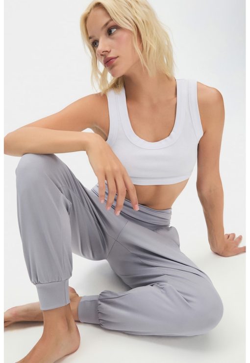 Top crop cu model uni-FEMEI/IMBRACAMINTE/Tricouri si maiouri-IMBRACAMINTE/Tricouri si maiouri
