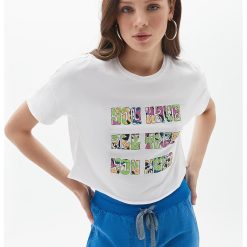 Tricou crop lejer cu imprimeu - Alb --FEMEI/IMBRACAMINTE/Tricouri si maiouri-IMBRACAMINTE/Tricouri si maiouri