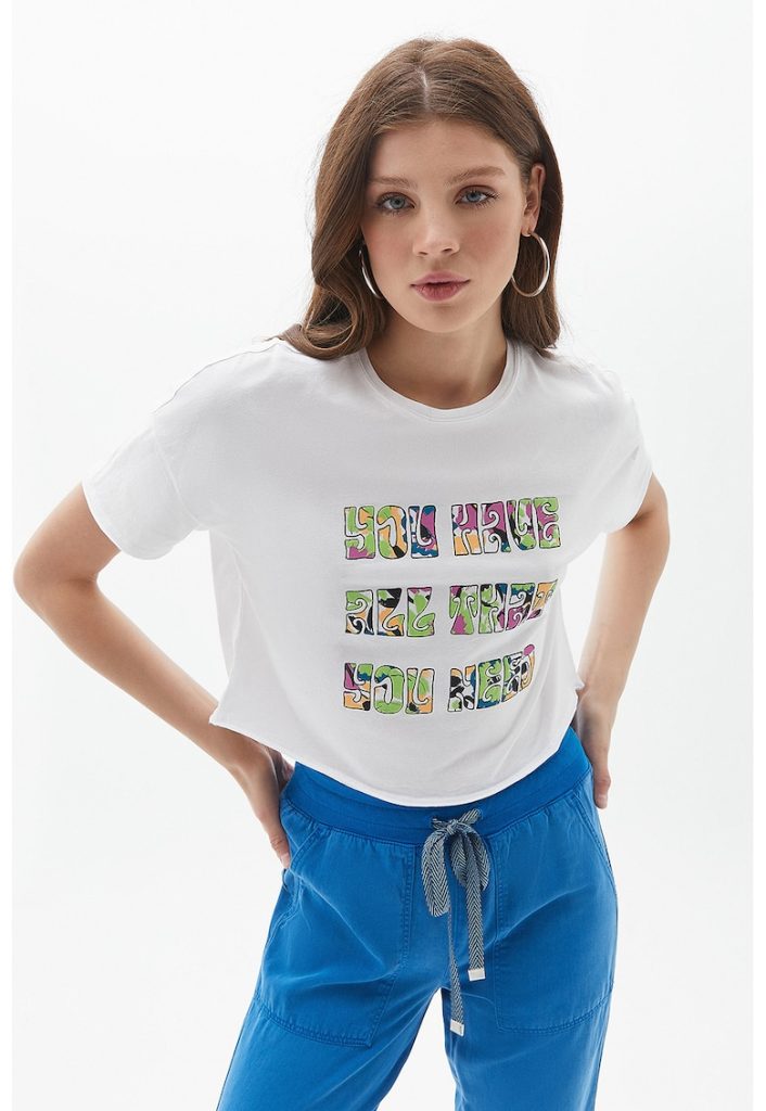 Tricou crop lejer cu imprimeu - Alb --FEMEI/IMBRACAMINTE/Tricouri si maiouri-IMBRACAMINTE/Tricouri si maiouri