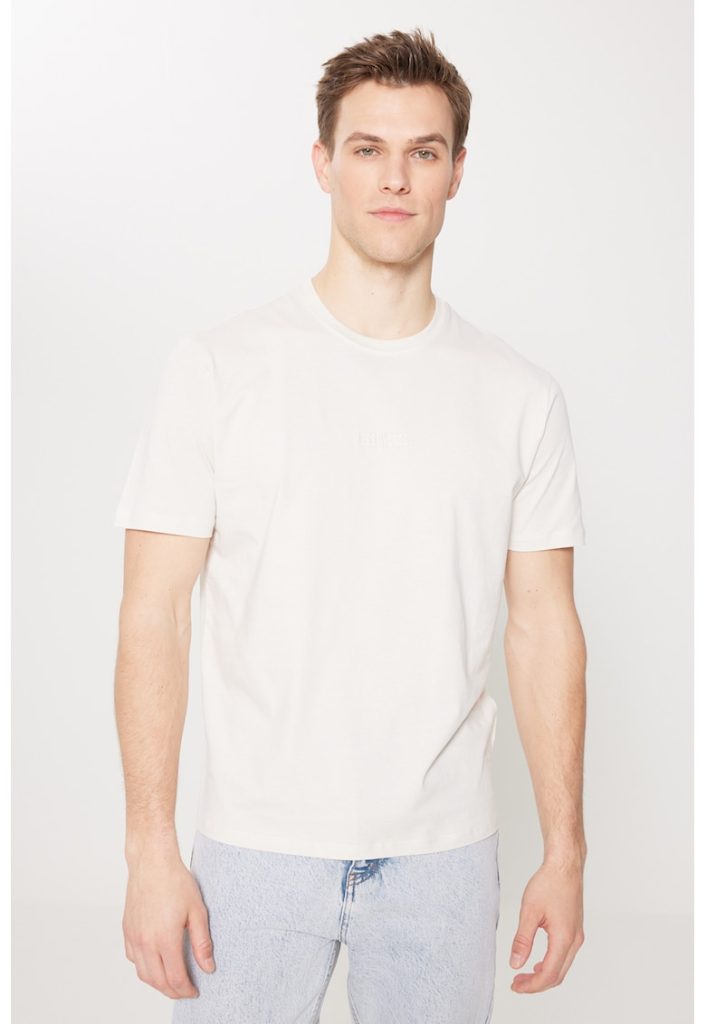 Tricou cu decolteu la baza gatului-BARBATI/IMBRACAMINTE/Tricouri si maiouri-IMBRACAMINTE/Tricouri si maiouri