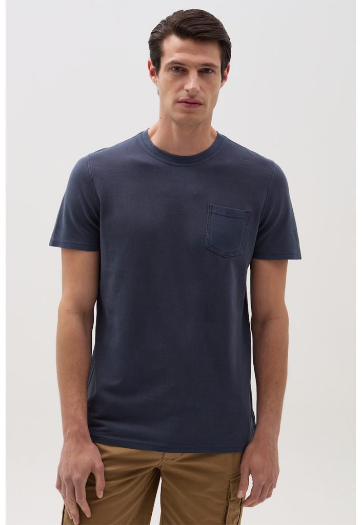 Tricou cu decolteu la baza gatului si buzunar pe piept-BARBATI/IMBRACAMINTE/Tricouri si maiouri-IMBRACAMINTE/Tricouri si maiouri