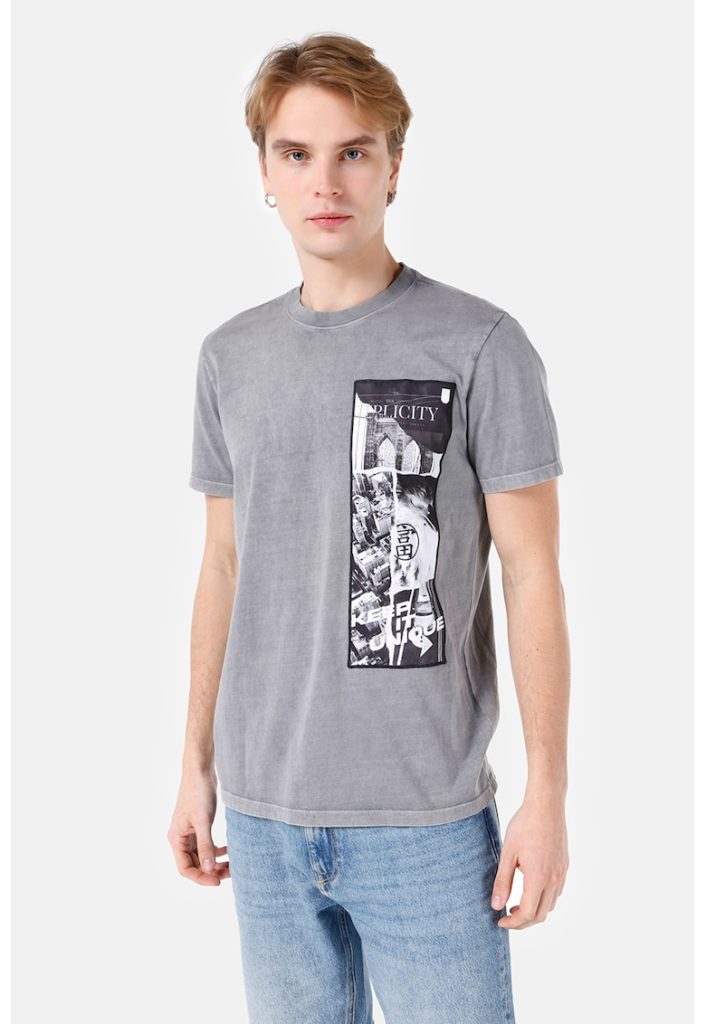 Tricou cu decolteu la baza gatului si imprimeu-BARBATI/IMBRACAMINTE/Tricouri si maiouri-IMBRACAMINTE/Tricouri si maiouri