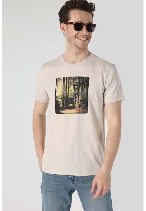 Tricou cu decolteu la baza gatului si imprimeu foto-BARBATI/IMBRACAMINTE/Tricouri si maiouri-IMBRACAMINTE/Tricouri si maiouri