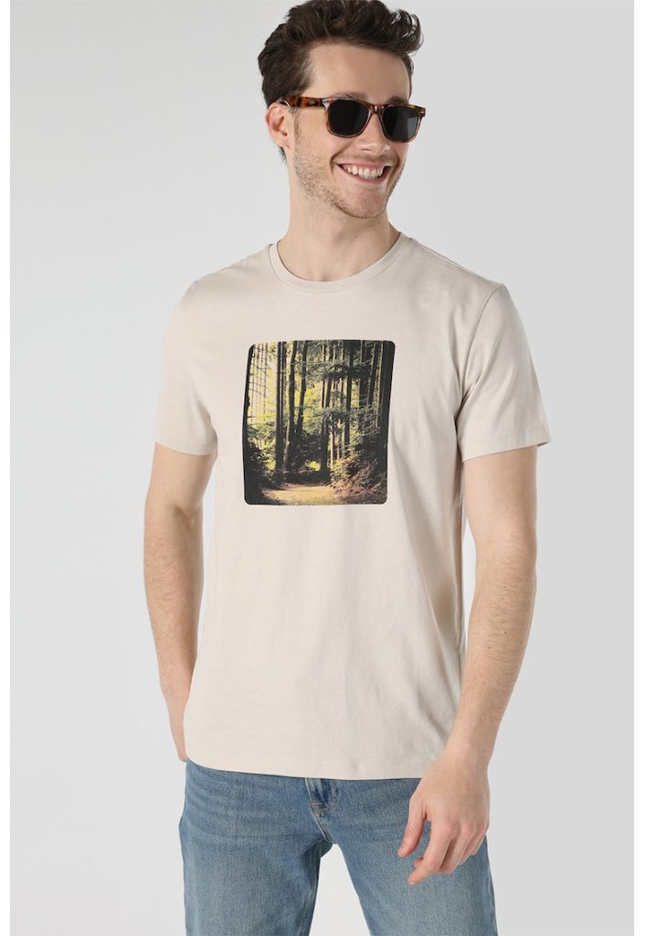 Tricou cu decolteu la baza gatului si imprimeu foto-BARBATI/IMBRACAMINTE/Tricouri si maiouri-IMBRACAMINTE/Tricouri si maiouri