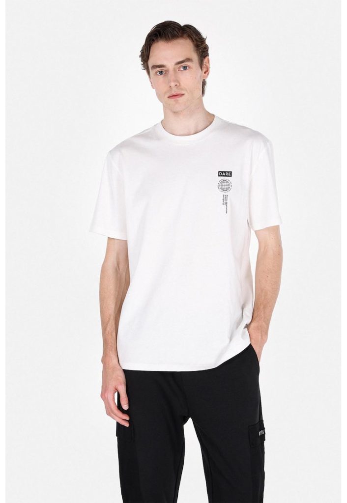 Tricou cu decolteu la baza gatului si imprimeu text pe piept-BARBATI/IMBRACAMINTE/Tricouri si maiouri-IMBRACAMINTE/Tricouri si maiouri