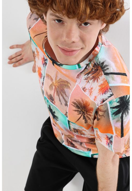 Tricou cu decolteu la baza gatului si model foto si tropical-BARBATI/IMBRACAMINTE/Tricouri si maiouri-IMBRACAMINTE/Tricouri si maiouri