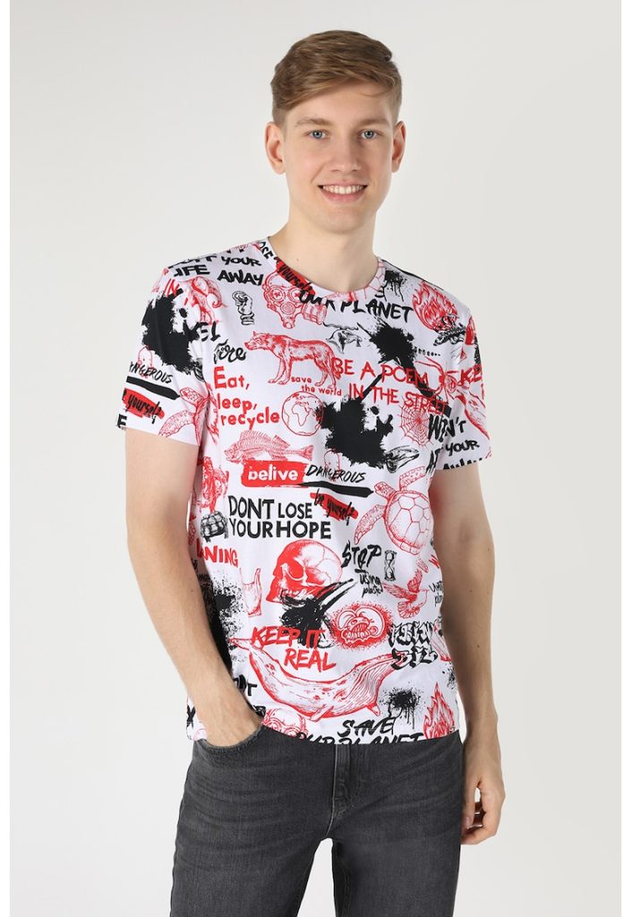 Tricou cu decolteu la baza gatului si model grafic-BARBATI/IMBRACAMINTE/Tricouri si maiouri-IMBRACAMINTE/Tricouri si maiouri