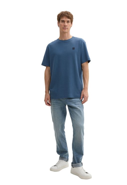 Tricou cu decolteu la baza gatului si striatii-BARBATI/IMBRACAMINTE/Tricouri si maiouri-IMBRACAMINTE/Tricouri si maiouri