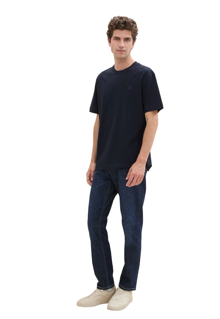 Tricou cu decolteu la baza gatului si striatii-BARBATI/IMBRACAMINTE/Tricouri si maiouri-IMBRACAMINTE/Tricouri si maiouri