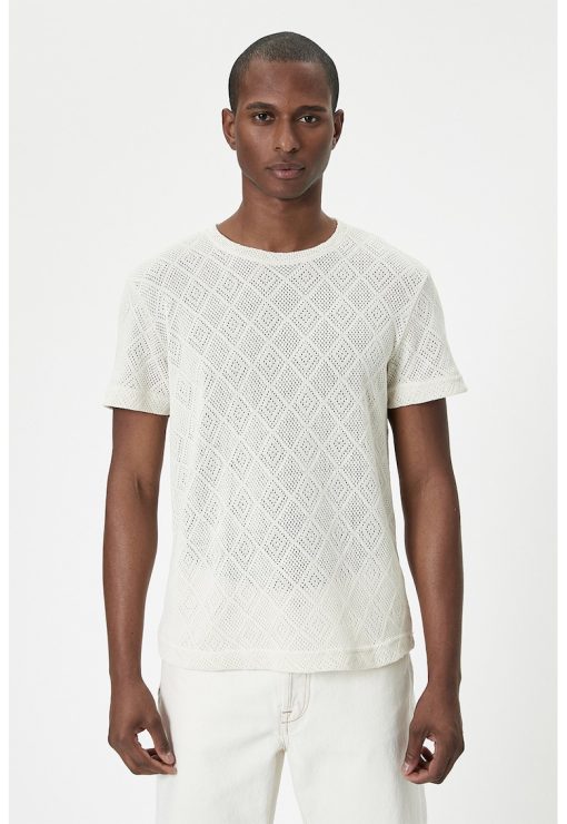 Tricou cu detalii cu perforatii-BARBATI/IMBRACAMINTE/Tricouri si maiouri-IMBRACAMINTE/Tricouri si maiouri