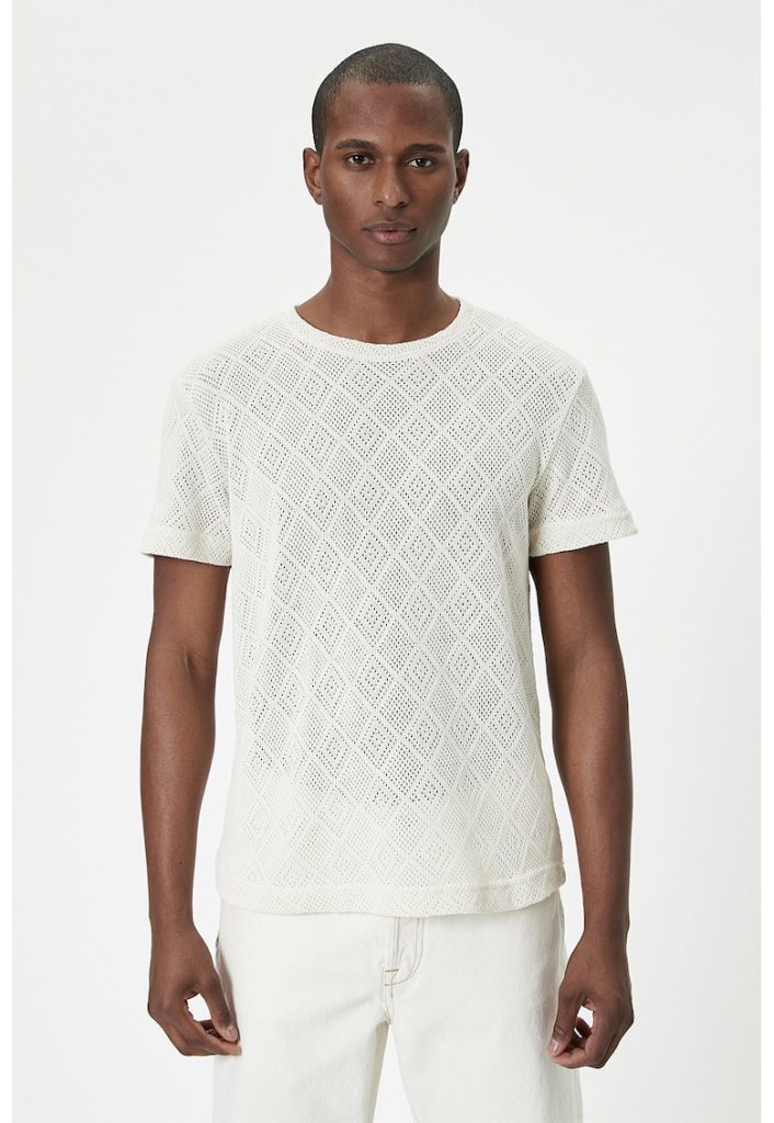 Tricou cu detalii cu perforatii-BARBATI/IMBRACAMINTE/Tricouri si maiouri-IMBRACAMINTE/Tricouri si maiouri