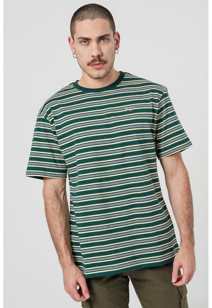 Tricou cu dungi si decolteu la baza gatului-BARBATI/IMBRACAMINTE/Tricouri si maiouri-IMBRACAMINTE/Tricouri si maiouri
