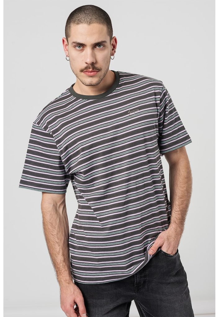 Tricou cu dungi si decolteu la baza gatului-BARBATI/IMBRACAMINTE/Tricouri si maiouri-IMBRACAMINTE/Tricouri si maiouri
