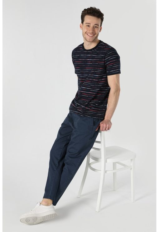 Tricou cu imprimeu dungi si decolteu la baza gatului-BARBATI/IMBRACAMINTE/Tricouri si maiouri-IMBRACAMINTE/Tricouri si maiouri