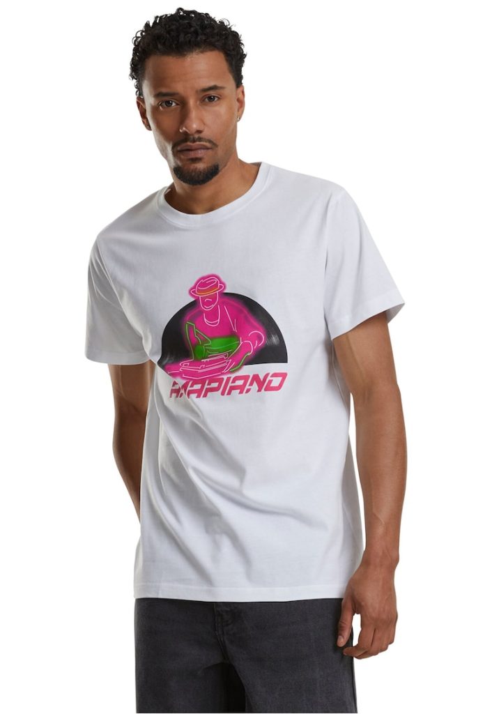 Tricou cu imprimeu grafic si decolteu la baza gatului-BARBATI/IMBRACAMINTE/Tricouri si maiouri-IMBRACAMINTE/Tricouri si maiouri