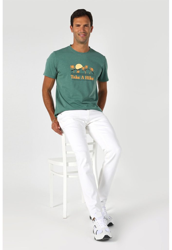 Tricou cu imprimeu si decolteu la baza gatului-BARBATI/IMBRACAMINTE/Tricouri si maiouri-IMBRACAMINTE/Tricouri si maiouri