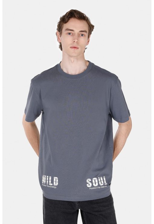 Tricou cu imprimeu text si decolteu la baza gatului-BARBATI/IMBRACAMINTE/Tricouri si maiouri-IMBRACAMINTE/Tricouri si maiouri