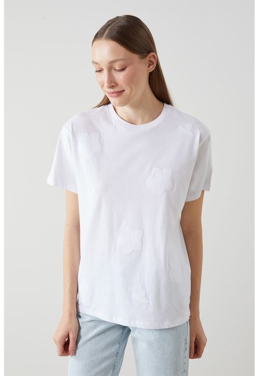 Tricou cu model uni si decolteu la baza gatului-FEMEI/IMBRACAMINTE/Tricouri si maiouri-IMBRACAMINTE/Tricouri si maiouri