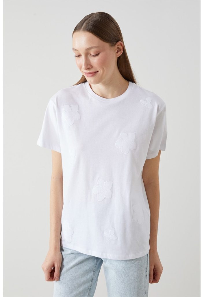 Tricou cu model uni si decolteu la baza gatului-FEMEI/IMBRACAMINTE/Tricouri si maiouri-IMBRACAMINTE/Tricouri si maiouri