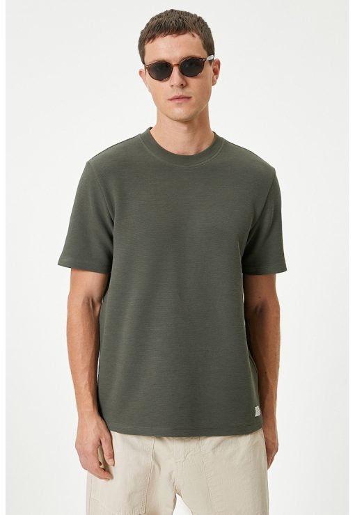 Tricou din amestec de bumbac cu decolteu la baza gatului-BARBATI/IMBRACAMINTE/Tricouri si maiouri-IMBRACAMINTE/Tricouri si maiouri