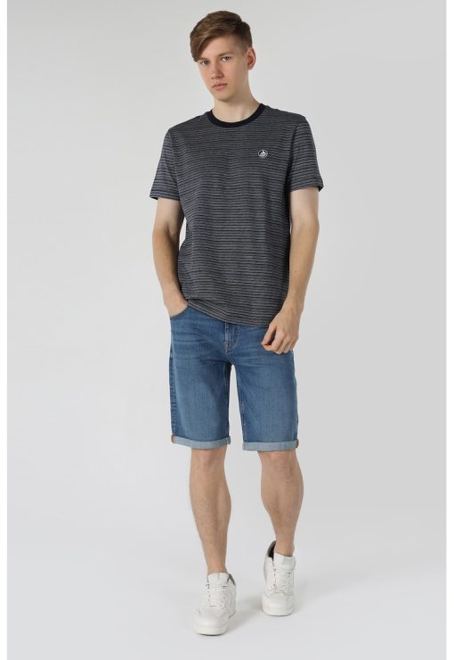 Tricou in dungi cu decolteu la baza gatului-BARBATI/IMBRACAMINTE/Tricouri si maiouri-IMBRACAMINTE/Tricouri si maiouri