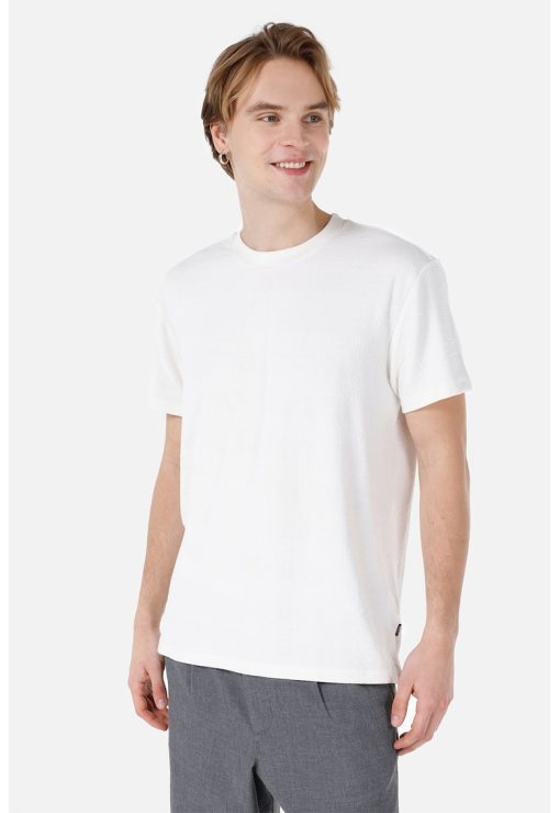 Tricou lejer cu decolteu la baza gatului-BARBATI/IMBRACAMINTE/Tricouri si maiouri-IMBRACAMINTE/Tricouri si maiouri