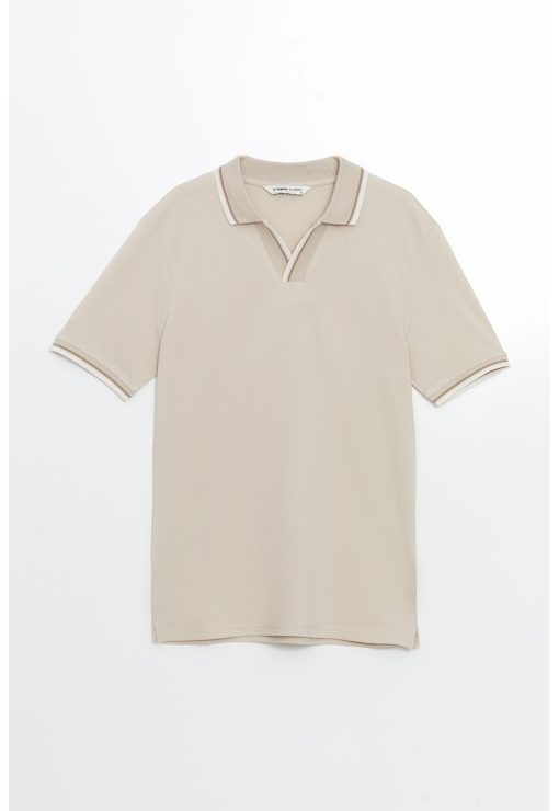 Tricou polo cu model uni-BARBATI/IMBRACAMINTE/Tricouri si maiouri-IMBRACAMINTE/Tricouri si maiouri