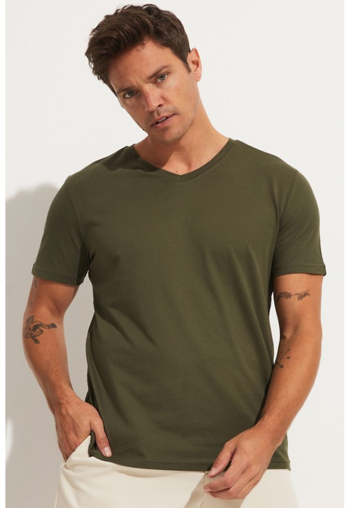 Tricou slim fit cu decolteu in V-BARBATI/IMBRACAMINTE/Tricouri si maiouri-IMBRACAMINTE/Tricouri si maiouri