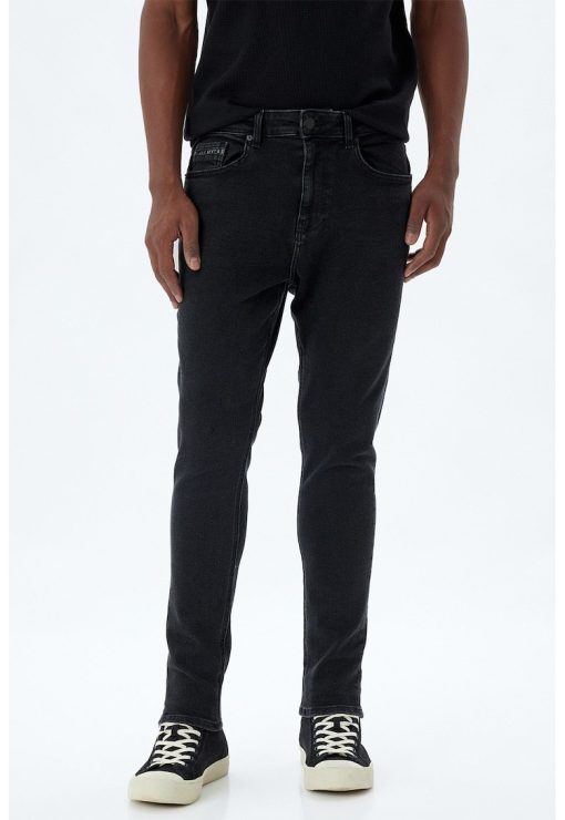 Blugi skinny cu talie joasa-BARBATI/IMBRACAMINTE/Blugi-IMBRACAMINTE/Blugi