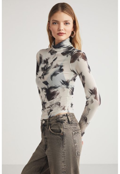 Bluza cu imprimeu tropical Vero-FEMEI/IMBRACAMINTE/Bluze-IMBRACAMINTE/Bluze