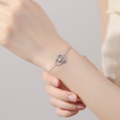 model inima si trandafir