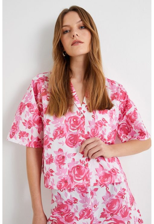 Camasa lejera cu model floral-FEMEI/IMBRACAMINTE/Camasi-IMBRACAMINTE/Camasi