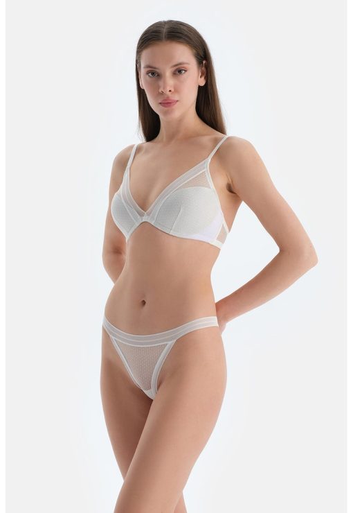 Chiloti de plasa cu design semi-transparent-FEMEI/IMBRACAMINTE/Lenjerie intima-IMBRACAMINTE/Lenjerie intima